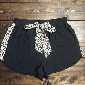 Leopard Print Black Women's Shorts